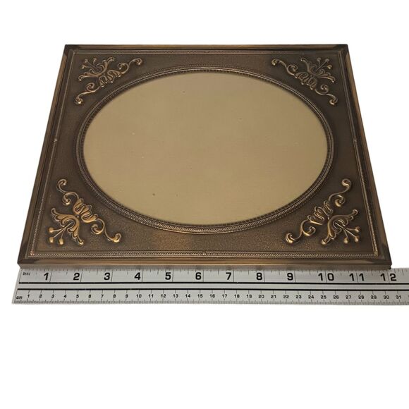 VTG Antique Brass Metal Photo Frame Oval Ornate Embossed Scroll 10x12 Photo 8x10 - Picture 10 of 16